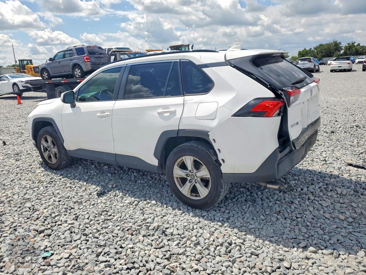 2021 TOYOTA RAV4 — фото 2