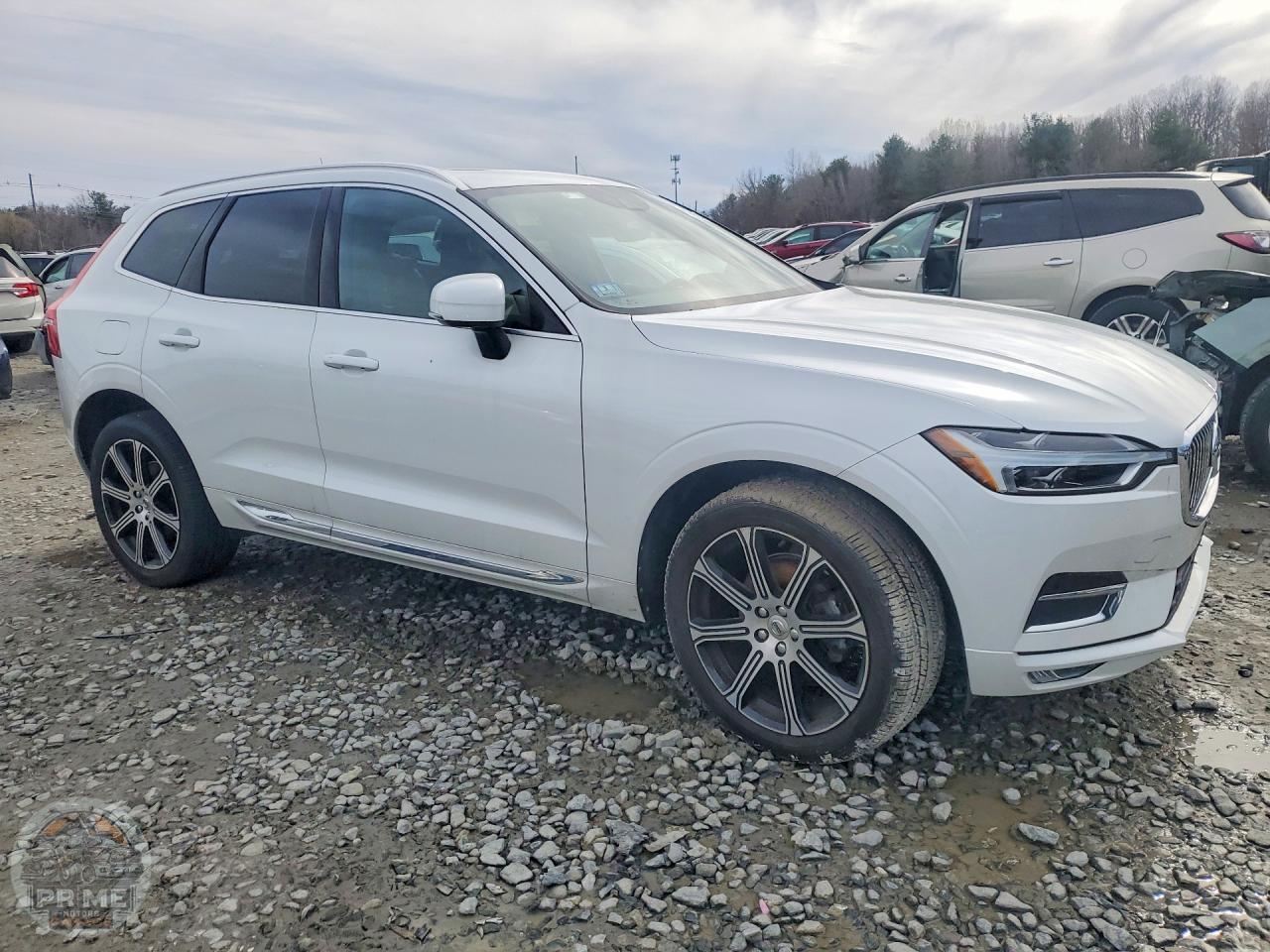 2021 VOLVO XC60 — фото 4
