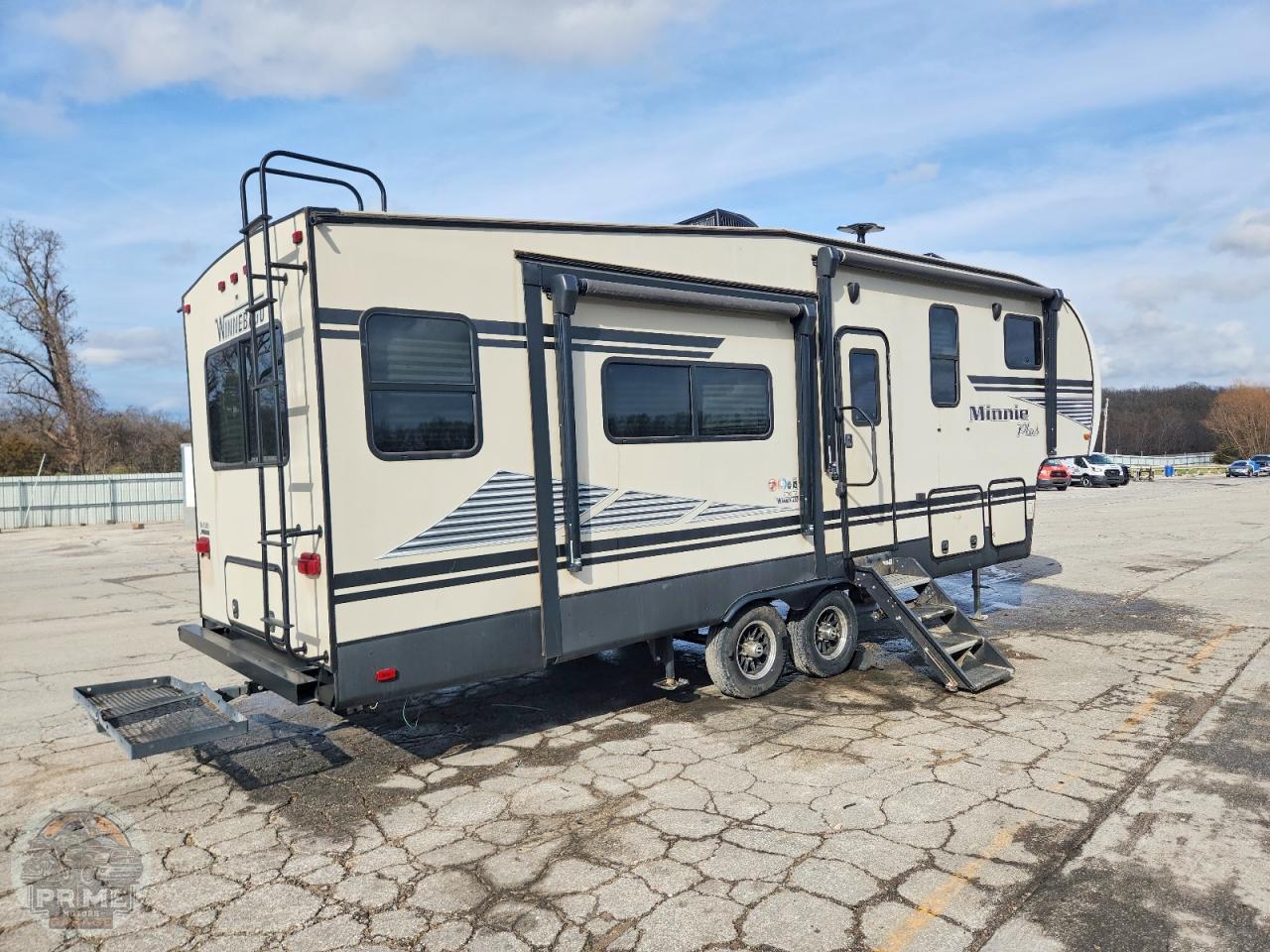 2019 WINNEBAGO MINNIE — фото 4