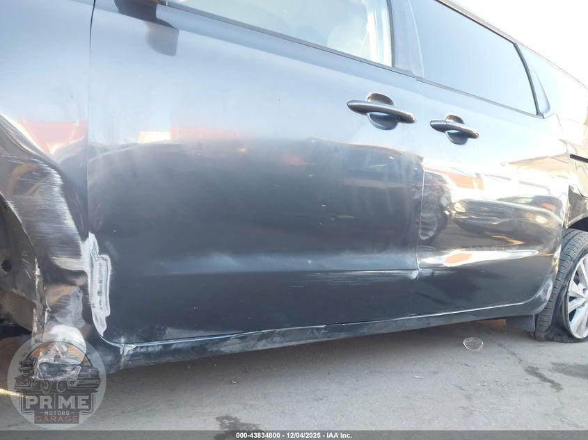 2017 KIA SEDONA LX — фото 19