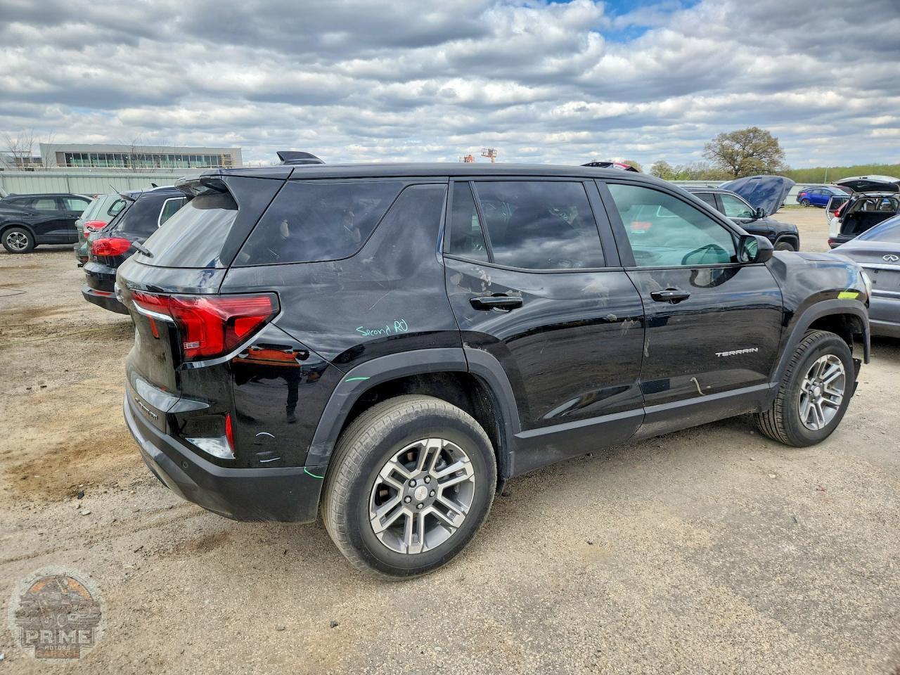 2025 GMC TERRAIN — фото 3