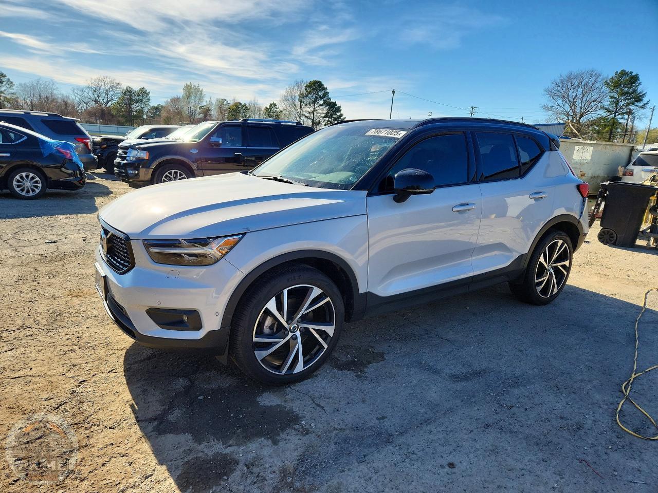 2022 VOLVO XC40 — фото 1