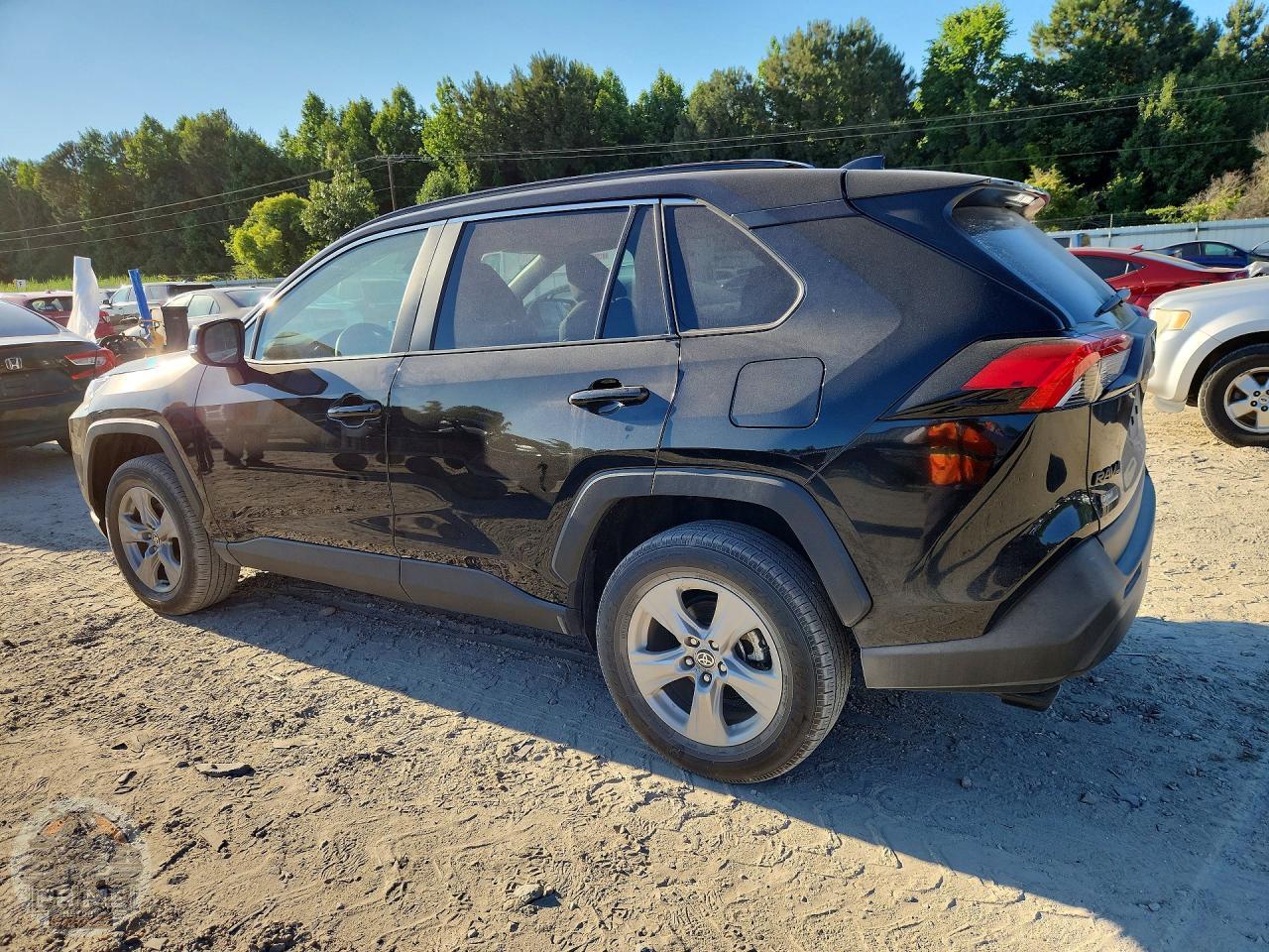 2025 TOYOTA RAV4 — фото 2