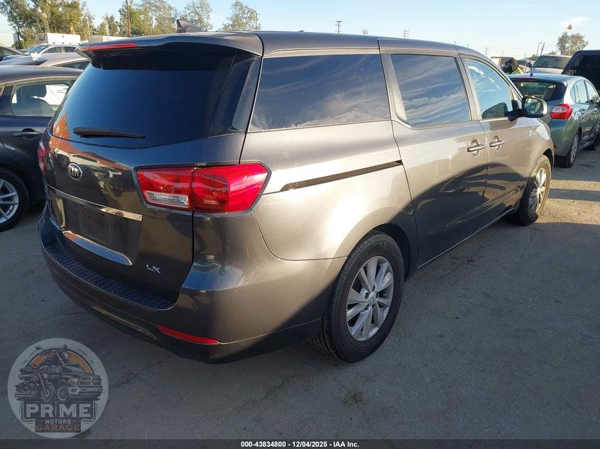 2017 KIA SEDONA LX — фото 4