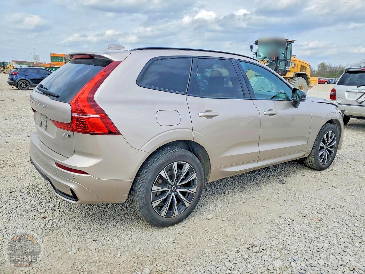 2024 VOLVO XC60 — фото 3