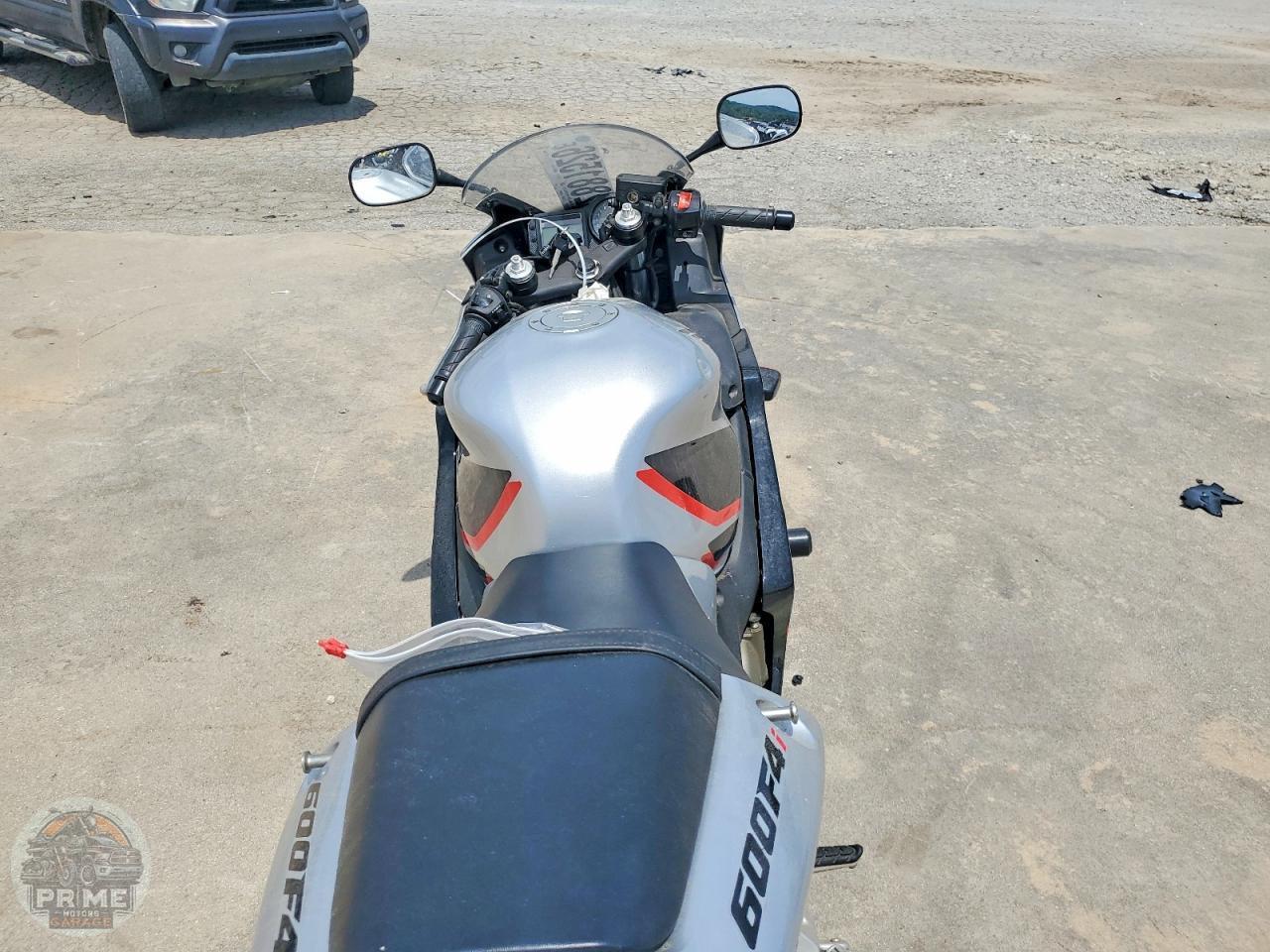 2001 HONDA CBR600 — фото 6
