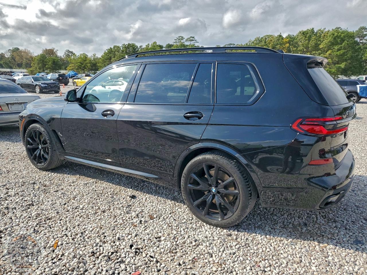 2024 BMW X7 — фото 2