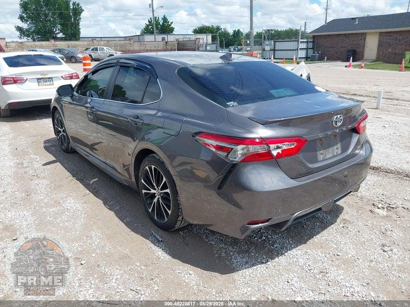 2019 TOYOTA CAMRY SE — фото 3