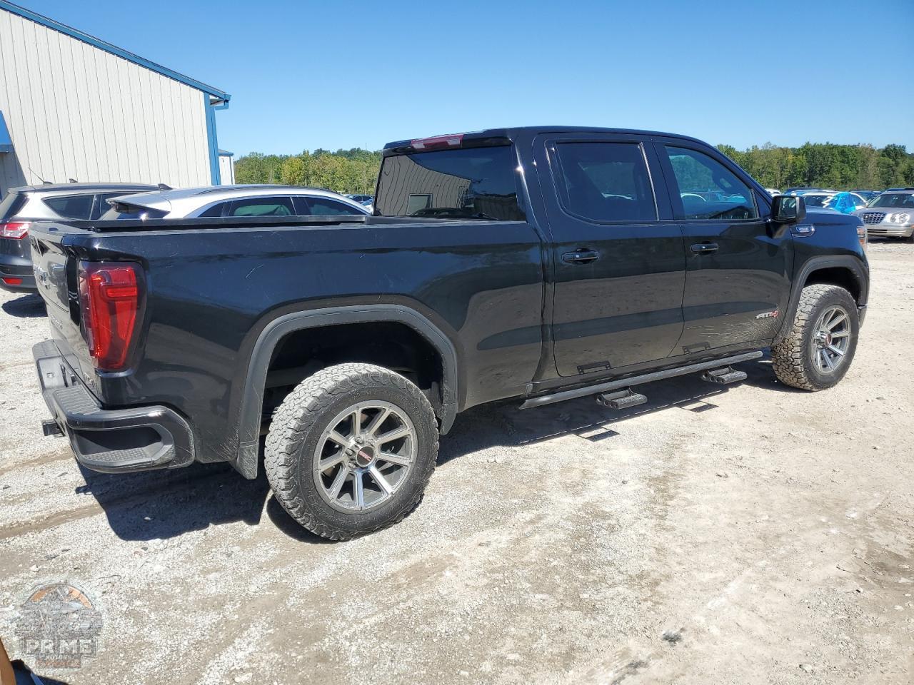 2021 GMC SIERRA — фото 3