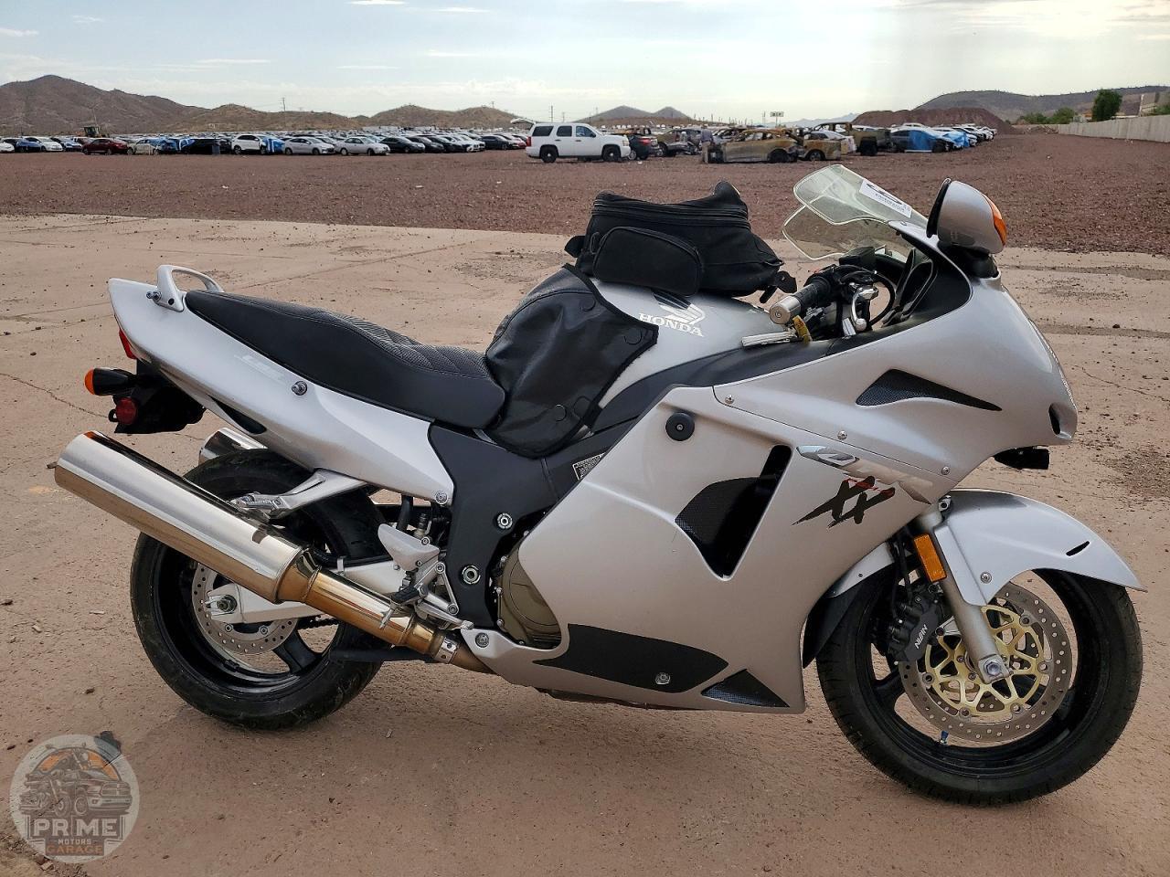 2002 HONDA CBR1100 — фото 3