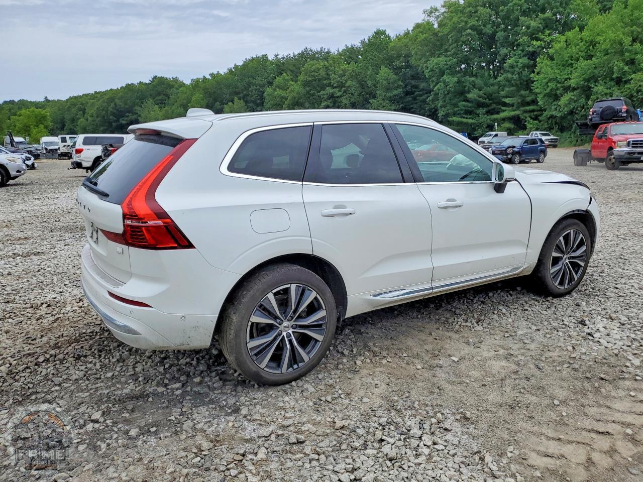 2022 VOLVO XC60 — фото 2