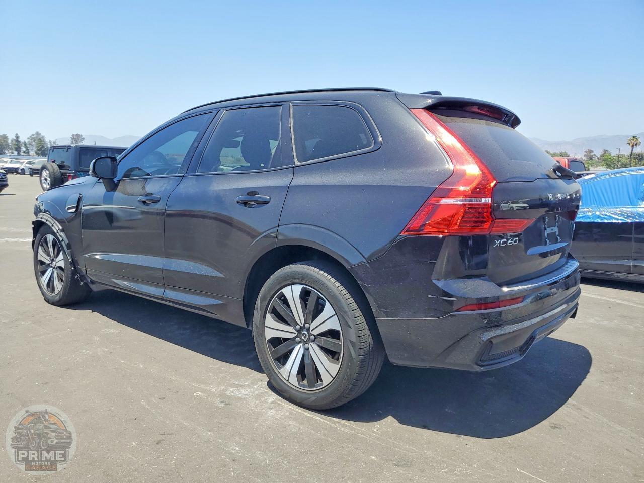 2024 VOLVO XC60 — фото 2