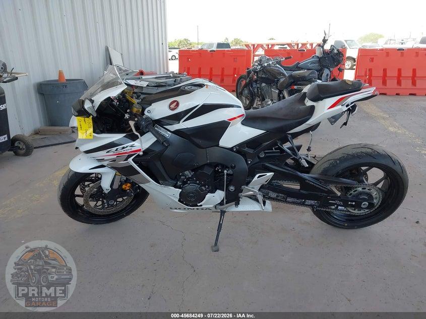 2026 HONDA CBR1000 RR — фото 13
