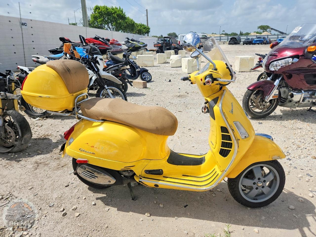 2007 PIAGGIO AND VESPA GTSGTV — фото 1