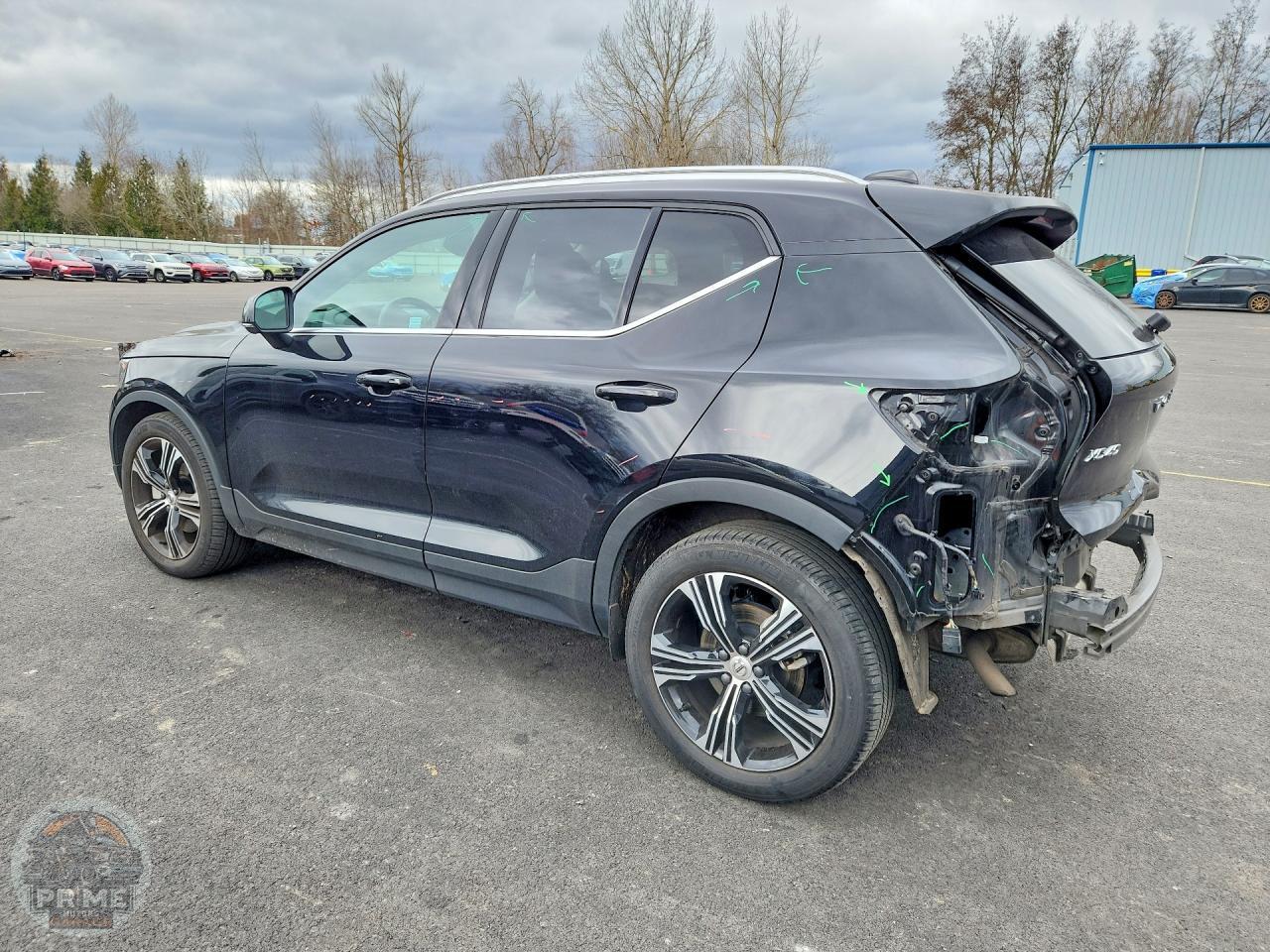 2021 VOLVO XC40 — фото 2