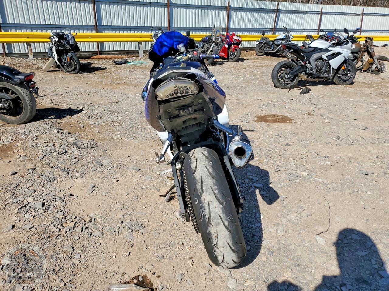 2005 SUZUKI GSX R750 — фото 8