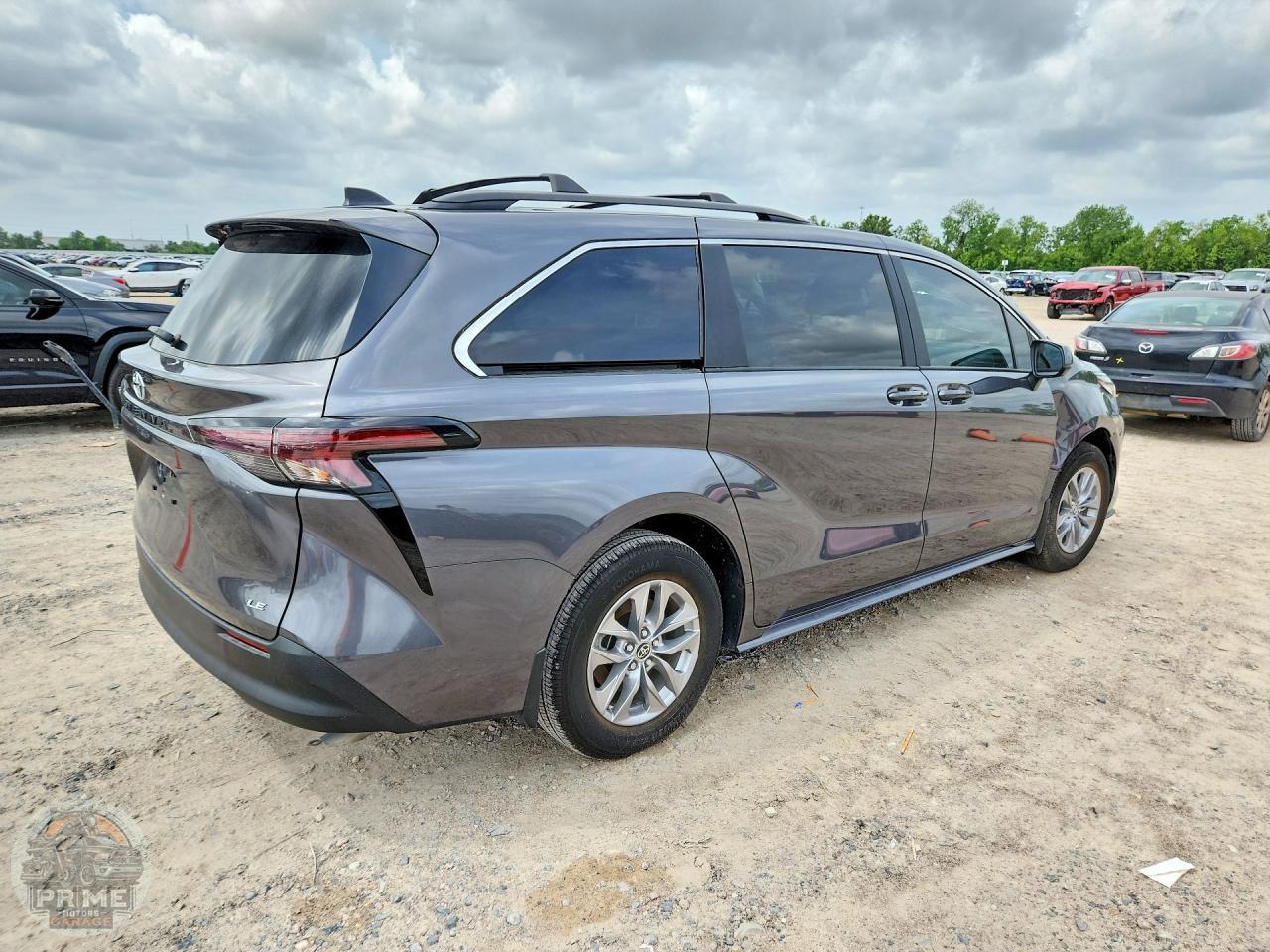 2025 TOYOTA SIENNA — фото 3