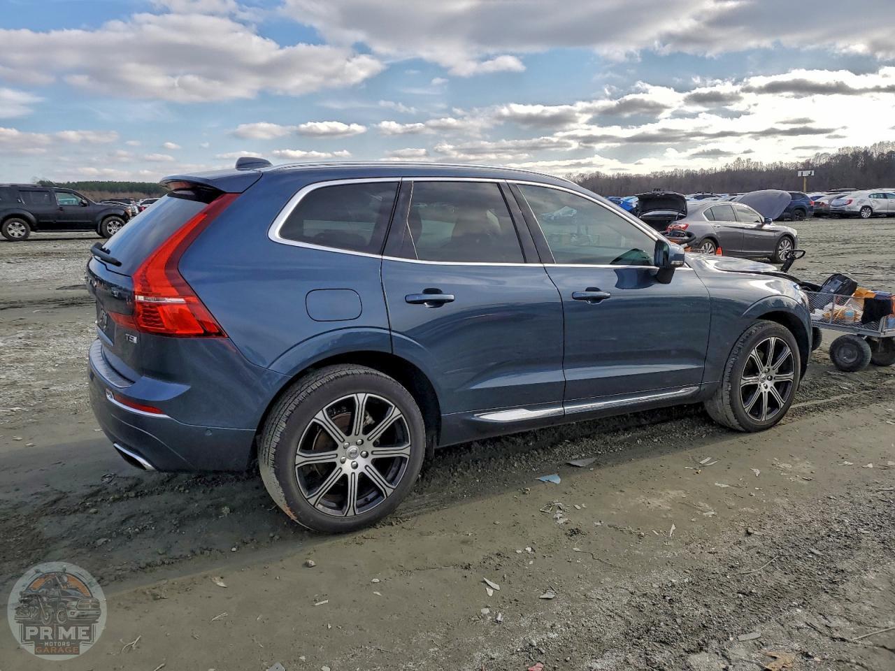 2021 VOLVO XC60 — фото 3