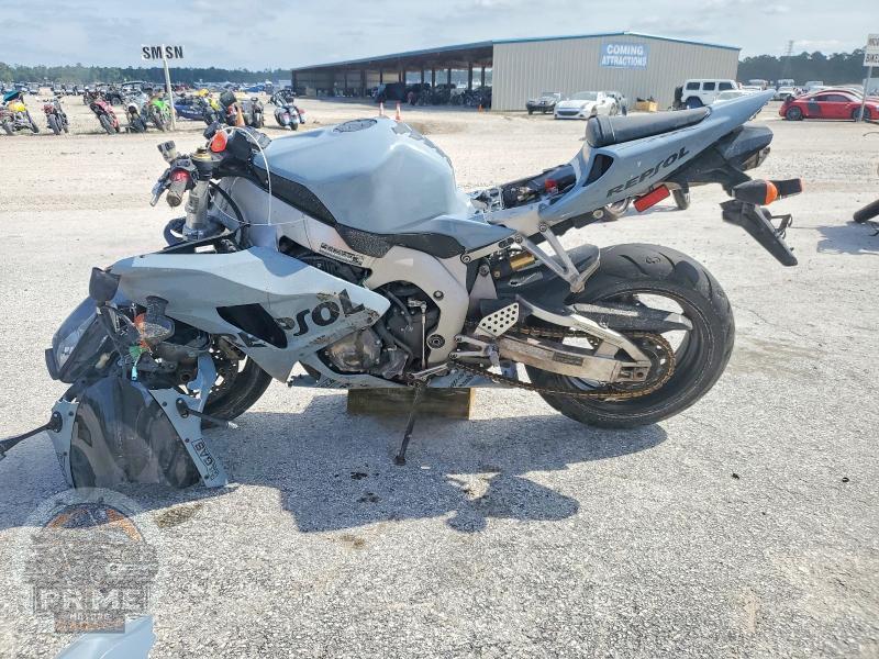 2007 HONDA CBR1000 — фото 3