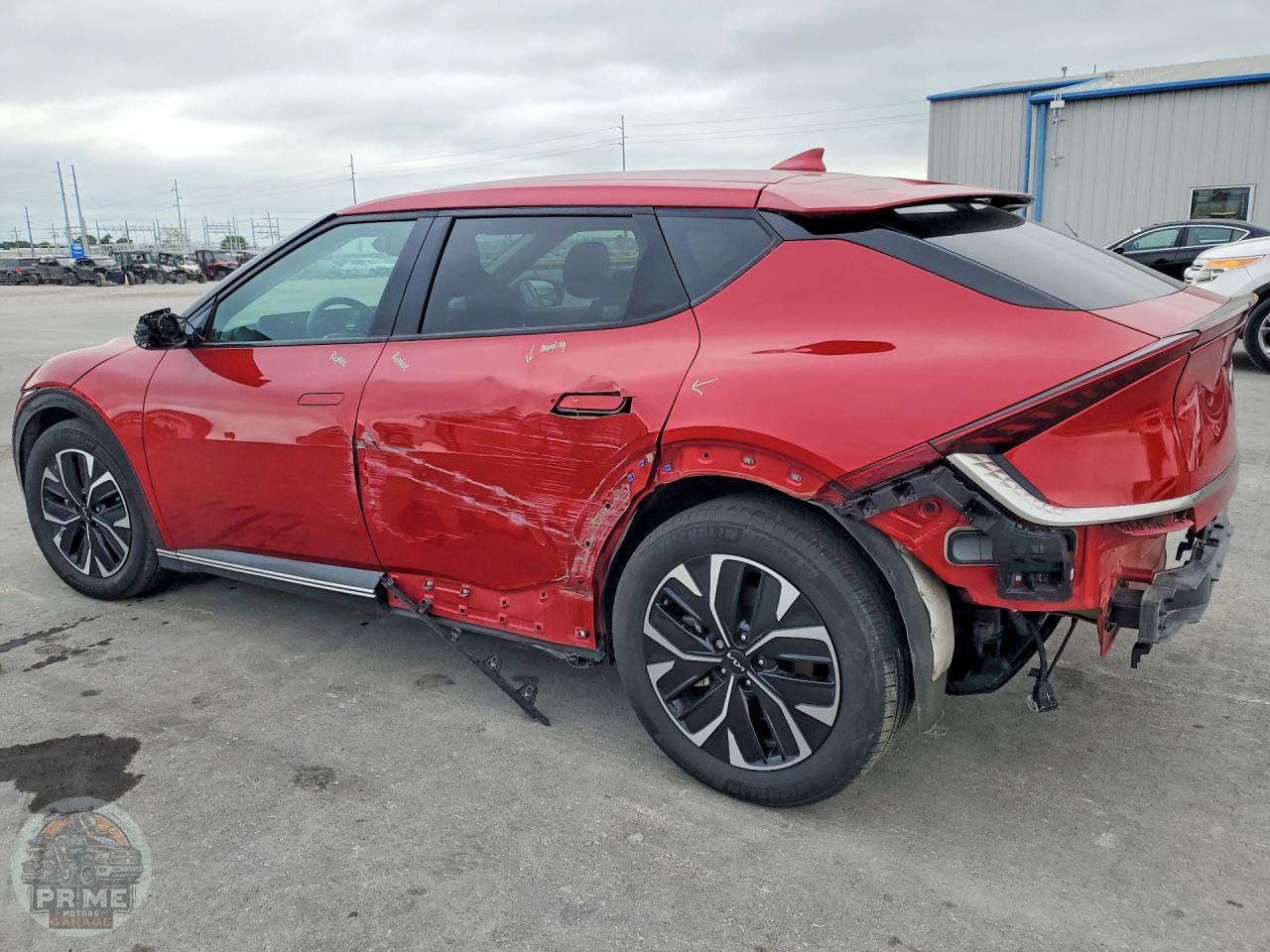 2022 KIA EV6 — фото 2