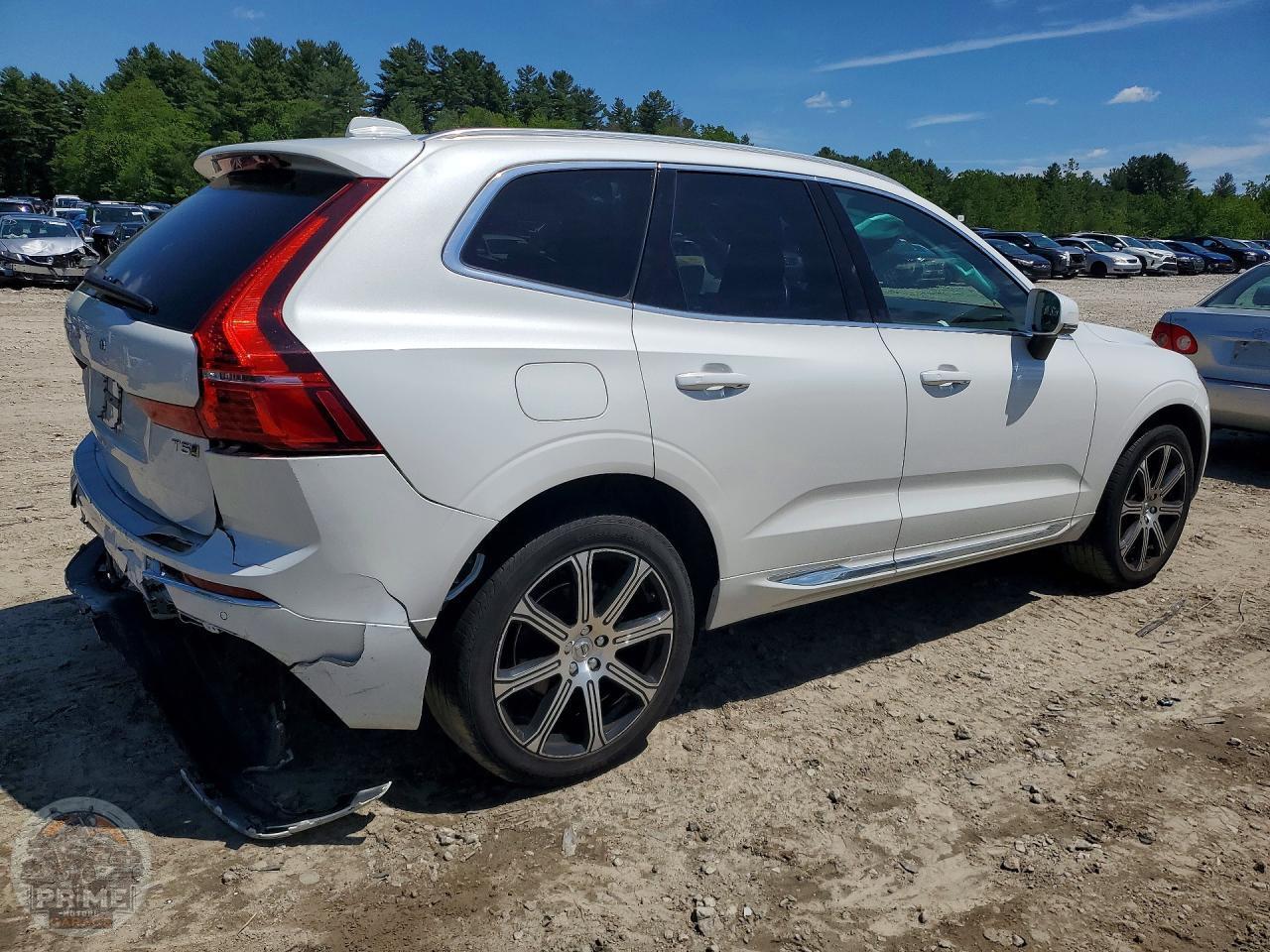 2021 VOLVO XC60 — фото 3