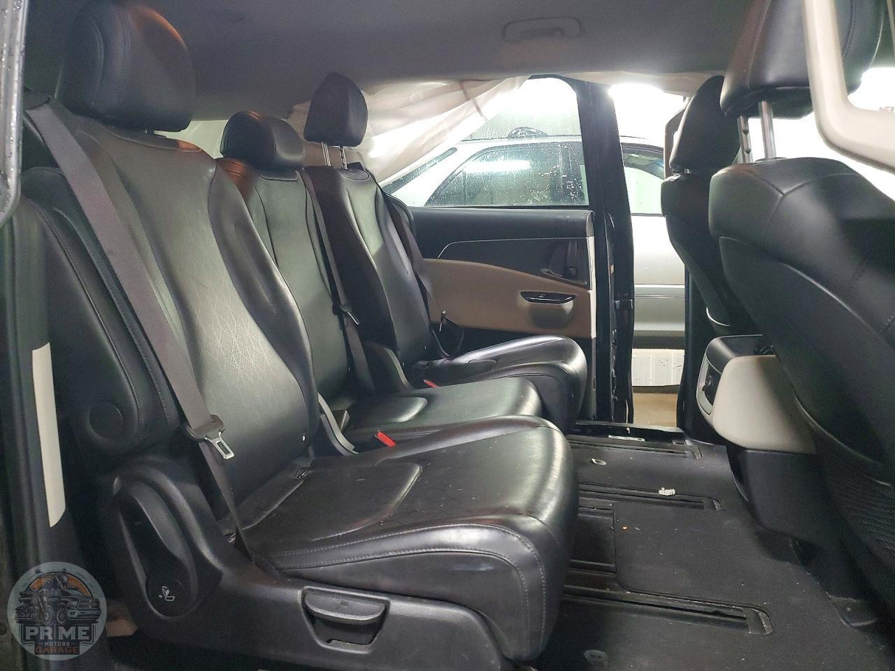 2022 KIA CARNIVAL — фото 11