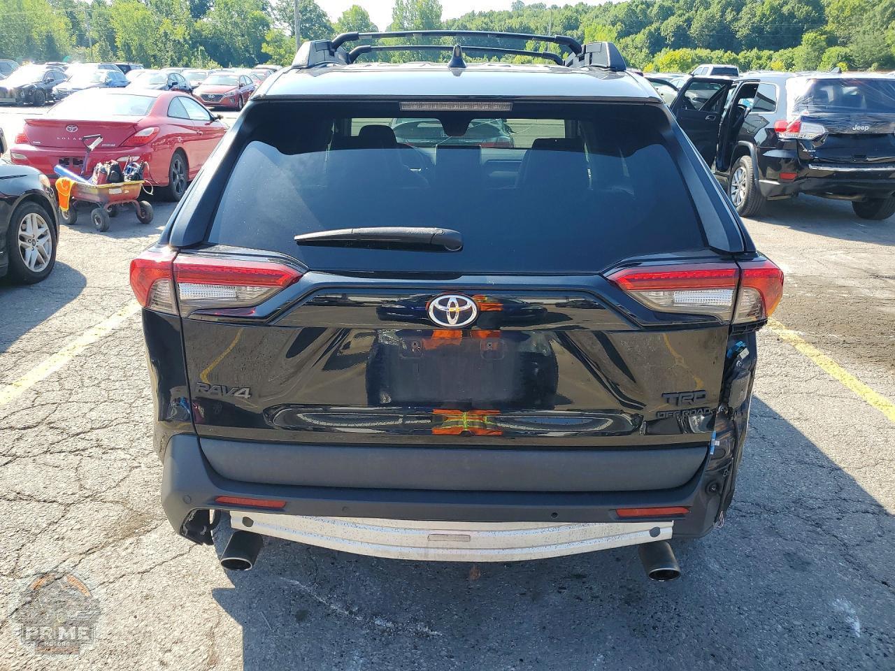 2020 TOYOTA RAV4 — фото 6
