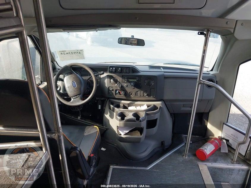 2013 FORD E-350 CUTAWAY — фото 6