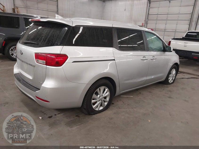 2017 KIA SEDONA LX — фото 4