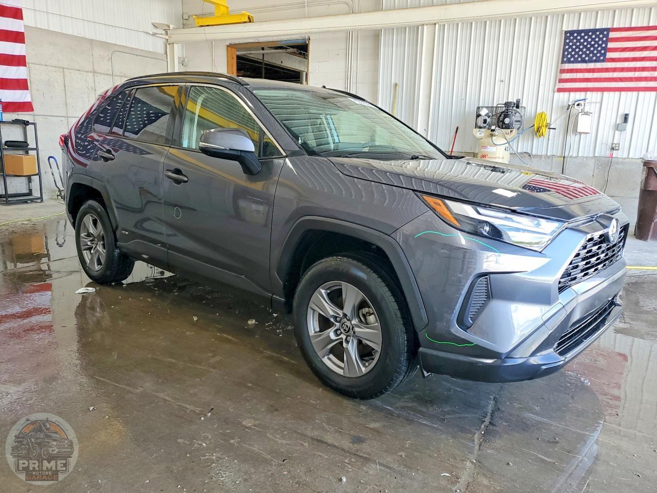 2025 TOYOTA RAV4 — фото 4