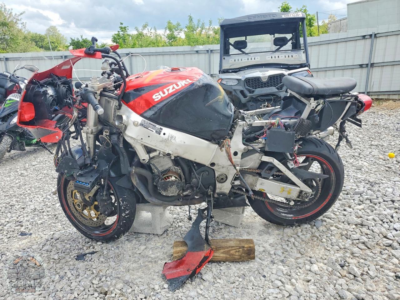 1999 SUZUKI GSX R750 — фото 3