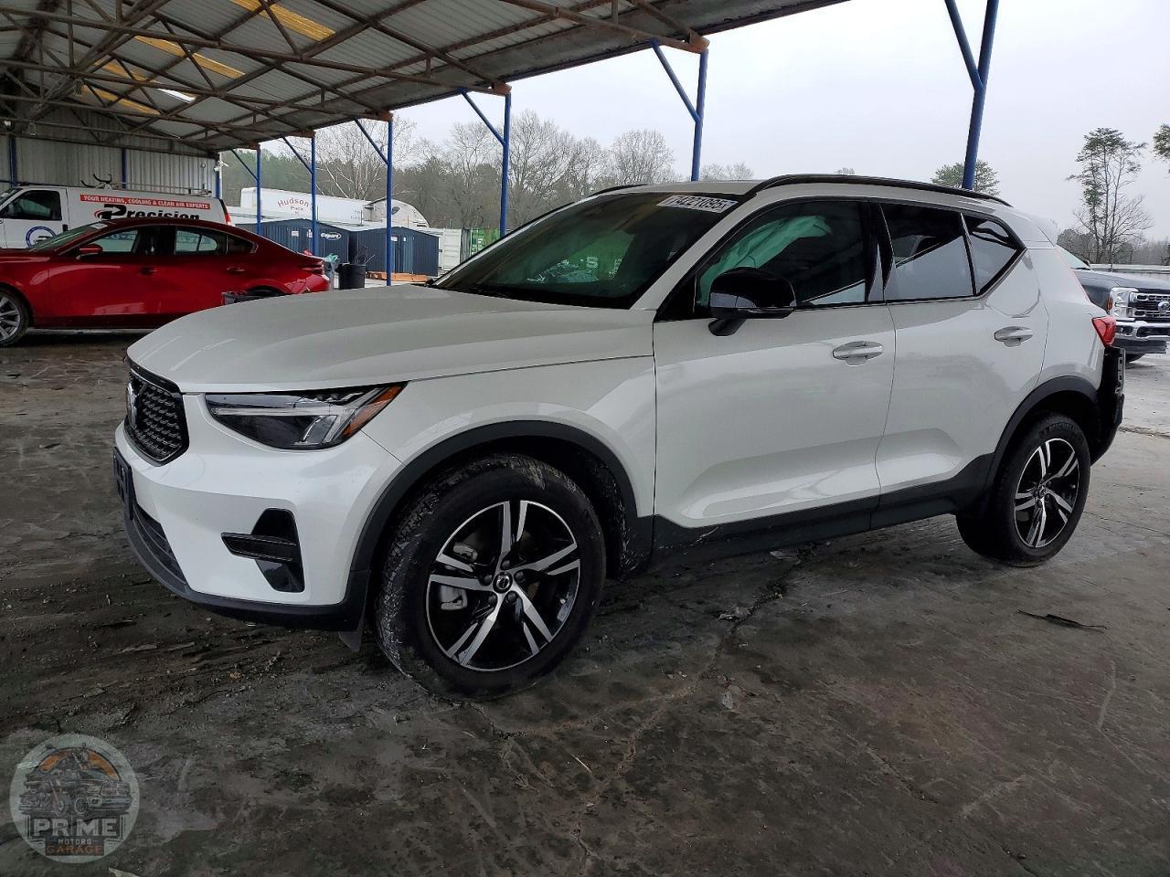 2024 VOLVO XC40 — фото 1