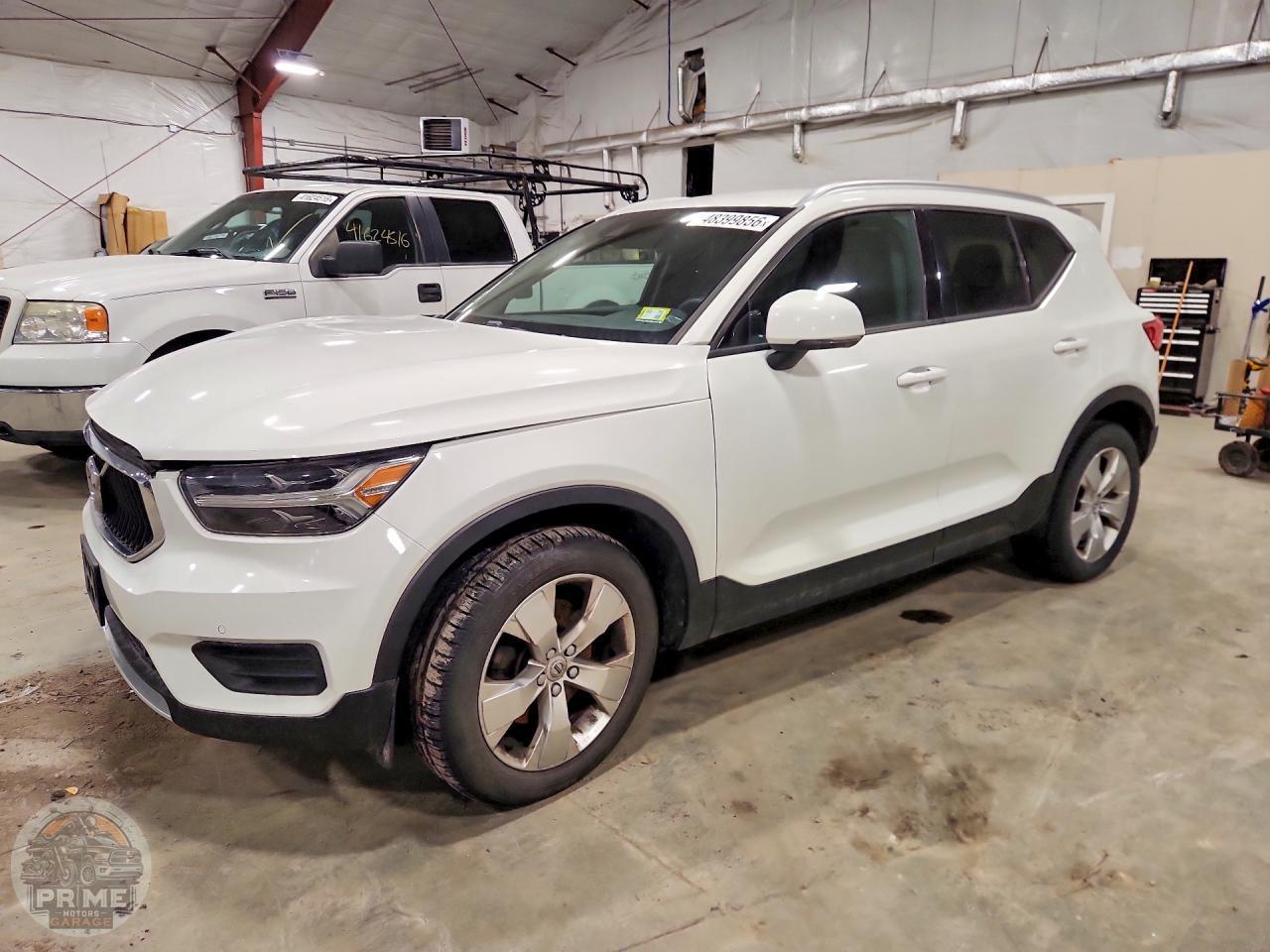 2020 VOLVO XC40 — фото 1