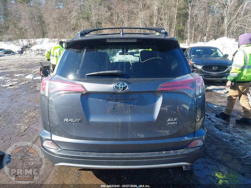 2018 TOYOTA RAV4 XLE — фото 17