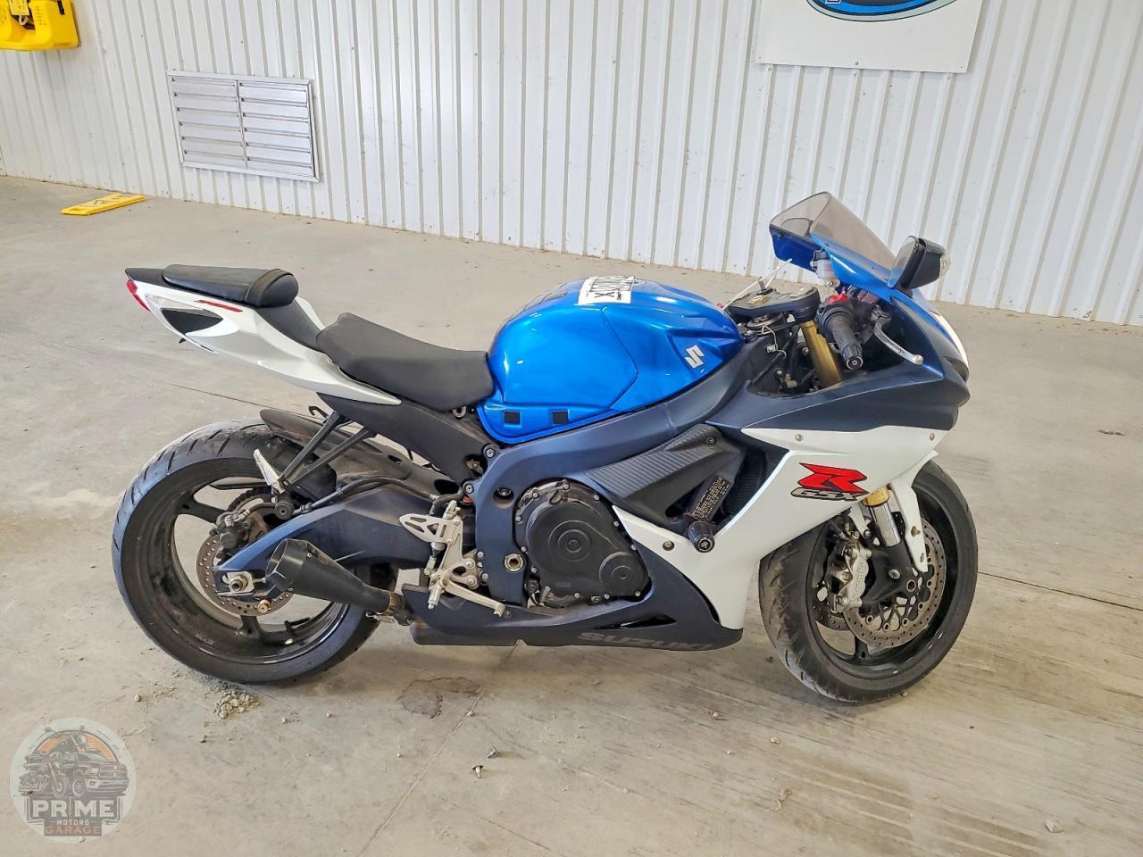 2011 SUZUKI GSX750 — фото 1