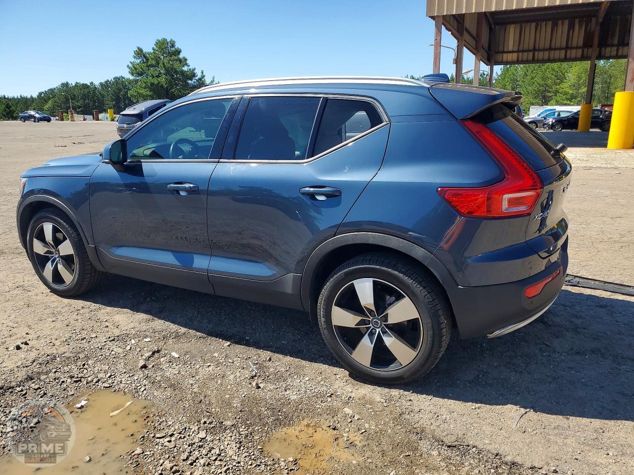 2021 VOLVO XC40 — фото 2