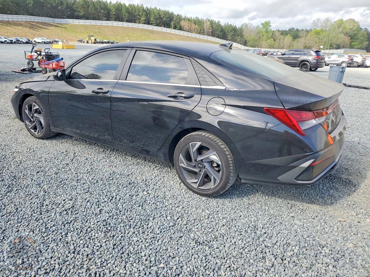 2025 HYUNDAI ELANTRA — фото 2