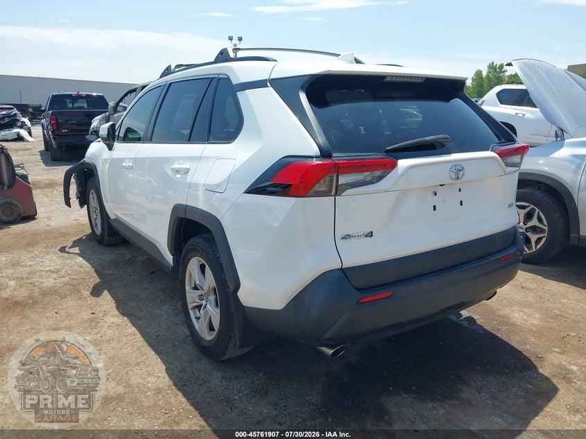 2019 TOYOTA RAV4 XLE — фото 3