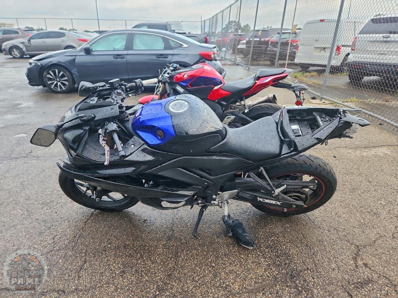 2020 YAMAHA YZFR3 — фото 2