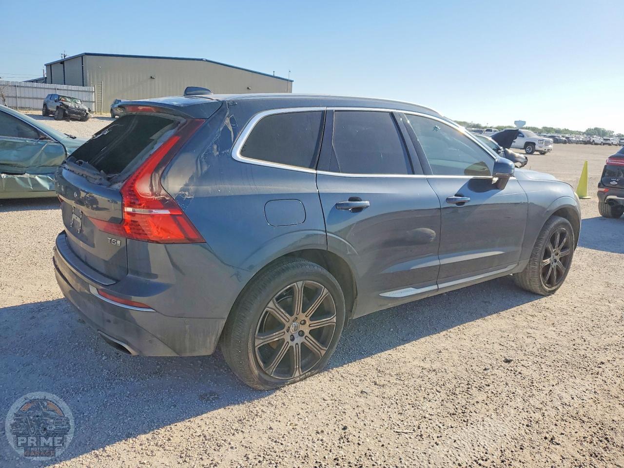 2020 VOLVO XC60 — фото 3