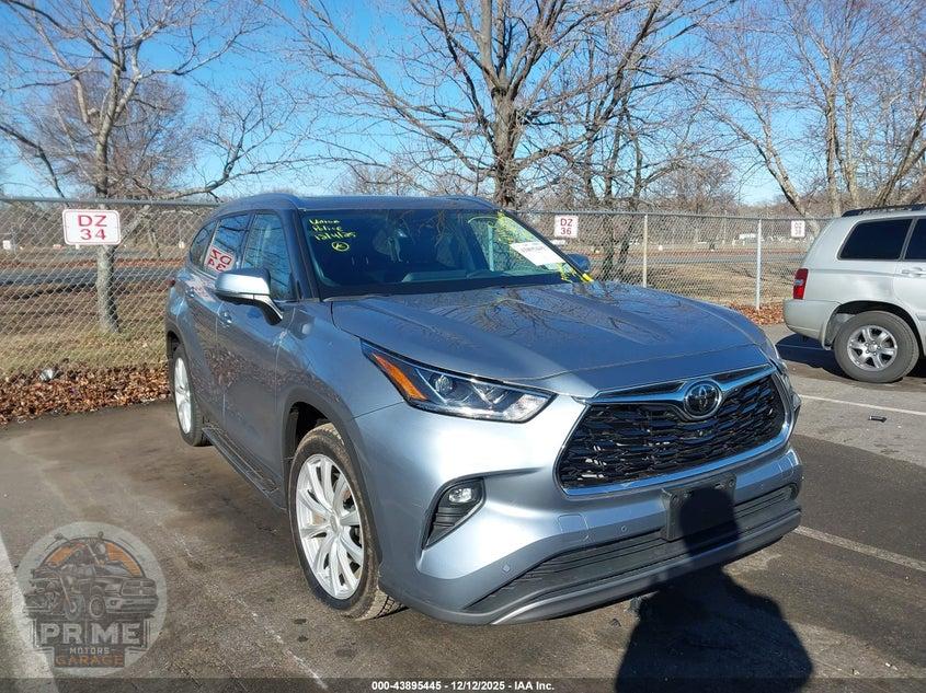 2023 TOYOTA HIGHLANDER PLATINUM