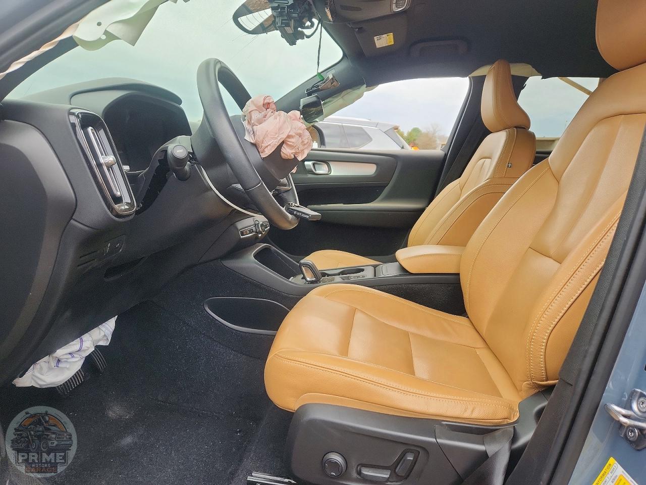 2020 VOLVO XC40 — фото 14