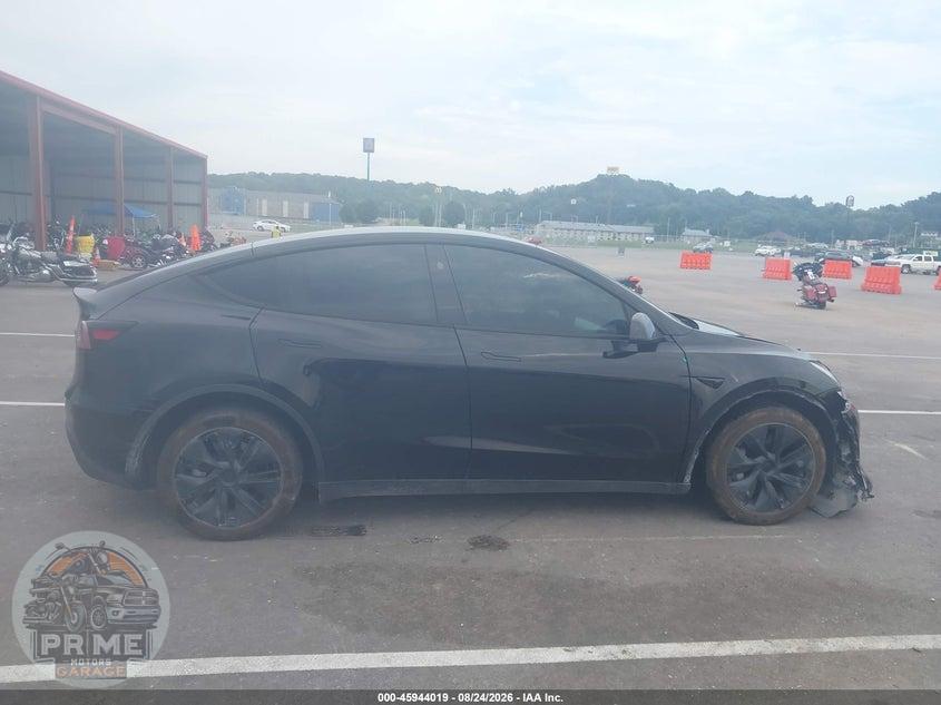 2025 TESLA MODEL Y LONG RANGE DUAL MOTOR ALL-WHEEL DRIVE — фото 13