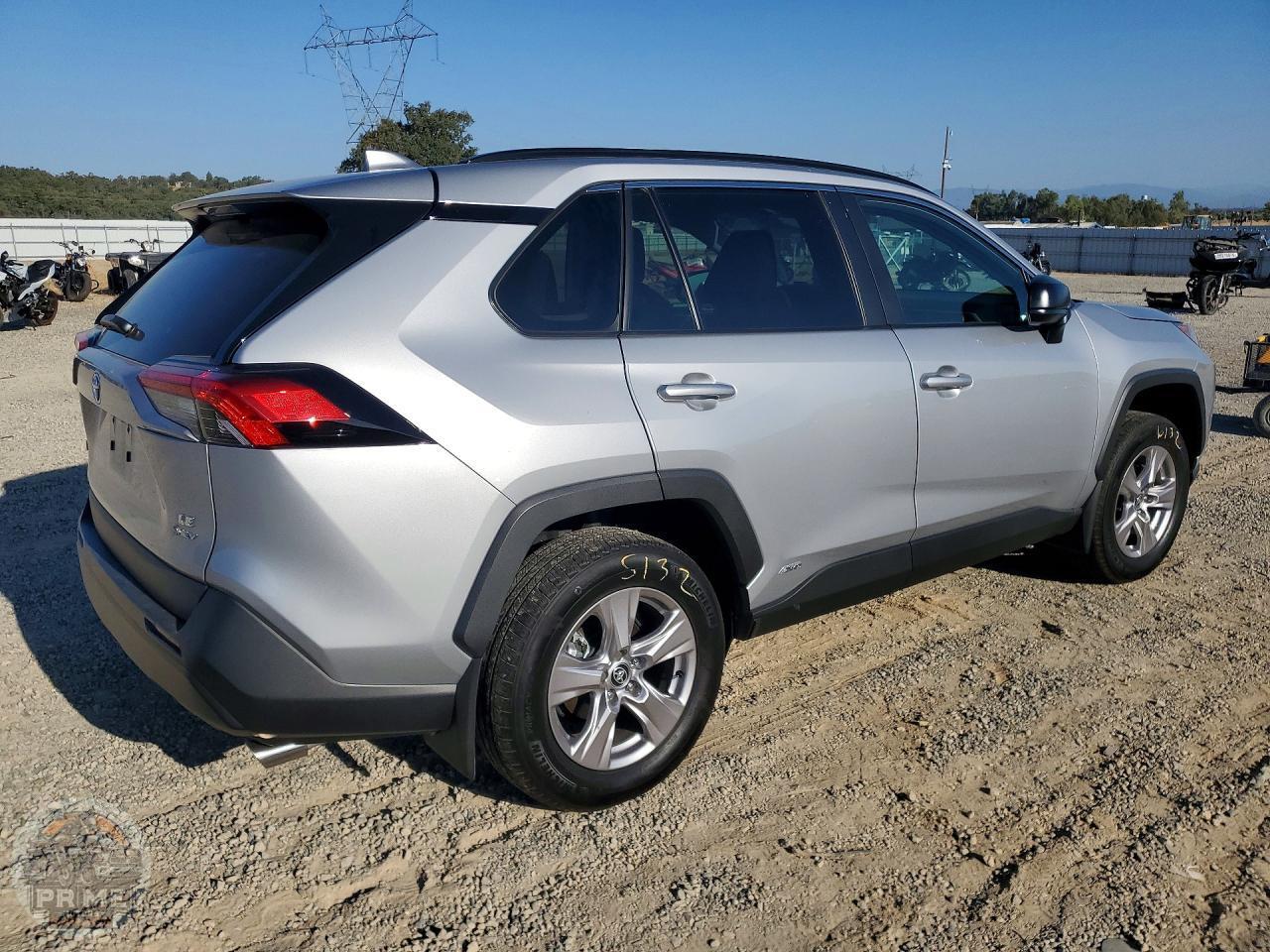 2025 TOYOTA RAV4 — фото 2