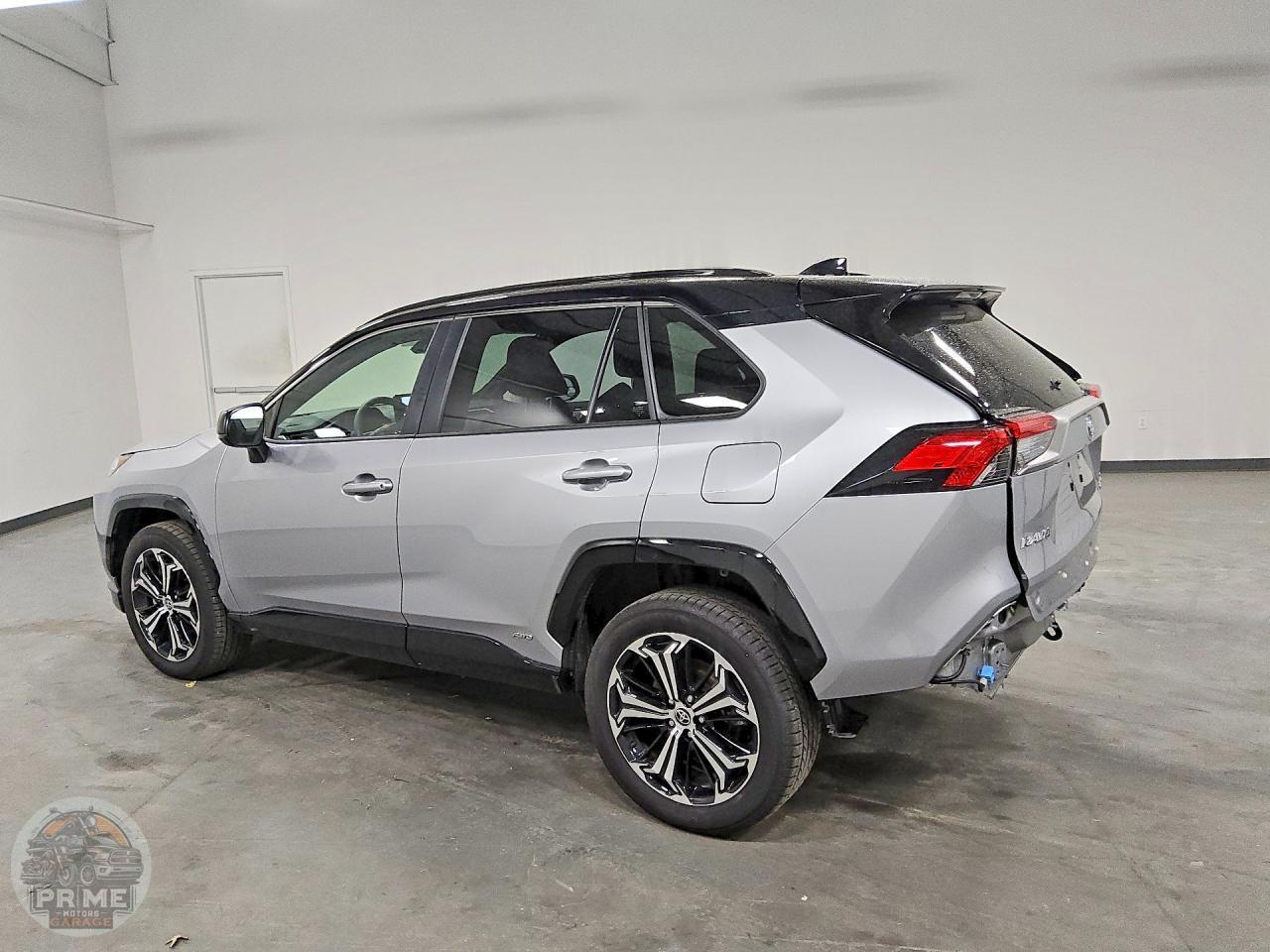 2025 TOYOTA RAV4 — фото 2