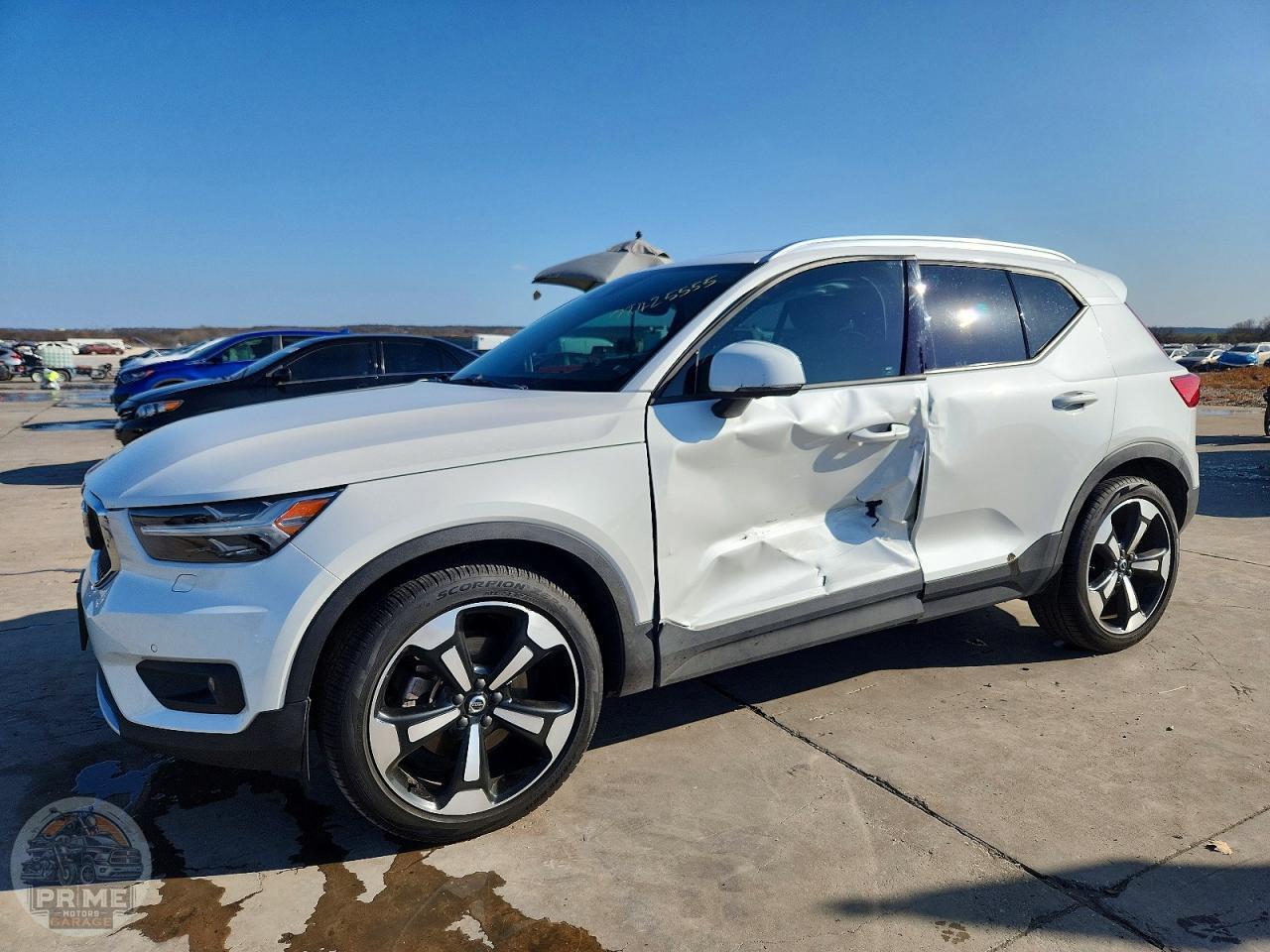 2022 VOLVO XC40 — фото 1