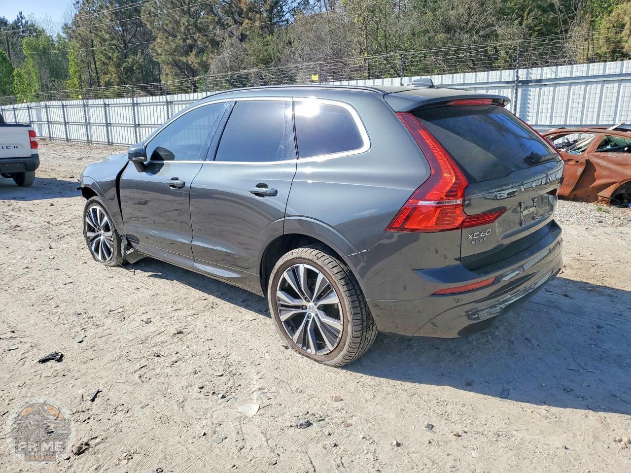2022 VOLVO XC60 — фото 2