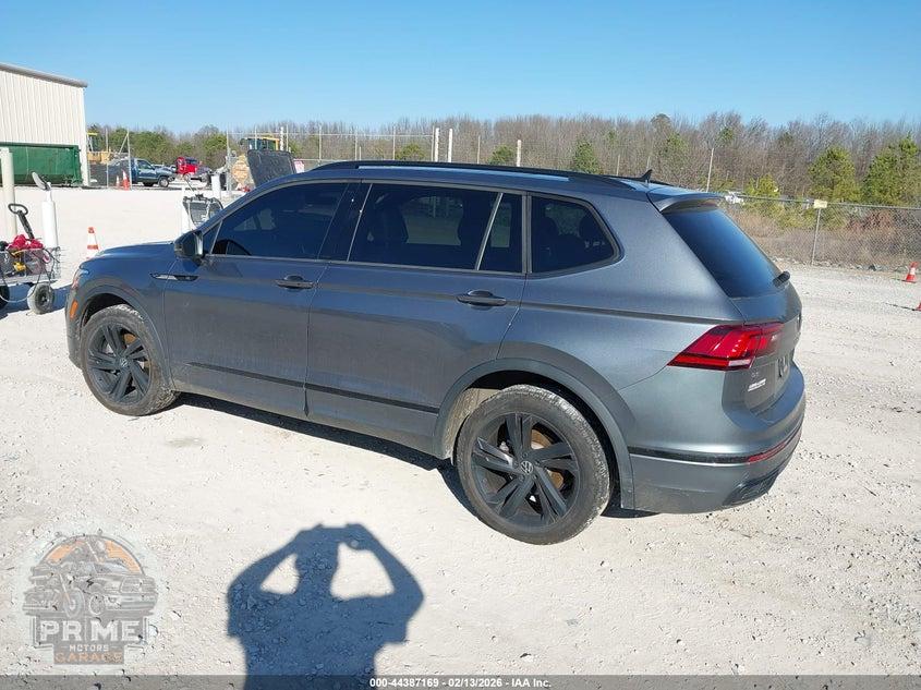 2024 VOLKSWAGEN TIGUAN 2.0T SE R-LINE BLACK — фото 3