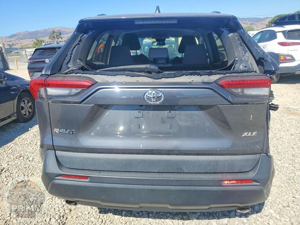 2021 TOYOTA RAV4 — фото 6