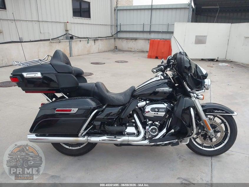 2017 HARLEY-DAVIDSON FLHTCU (ULTRA CLASSIC ELECTRA GLIDE) ULTRA CLASSIC ELECTRA GLD — фото 12